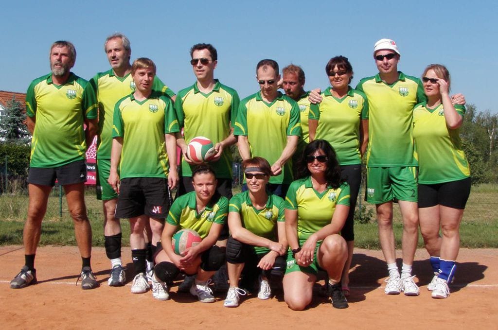 Volejbalové týmy v dresech od českého výrobce dresů a sportovního oblečení Bison Sportswear.