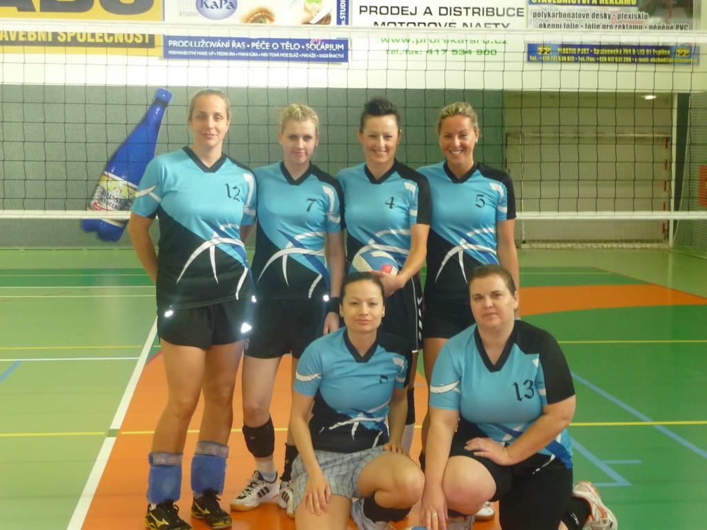 Volejbalové týmy v dresech od českého výrobce dresů a sportovního oblečení Bison Sportswear.