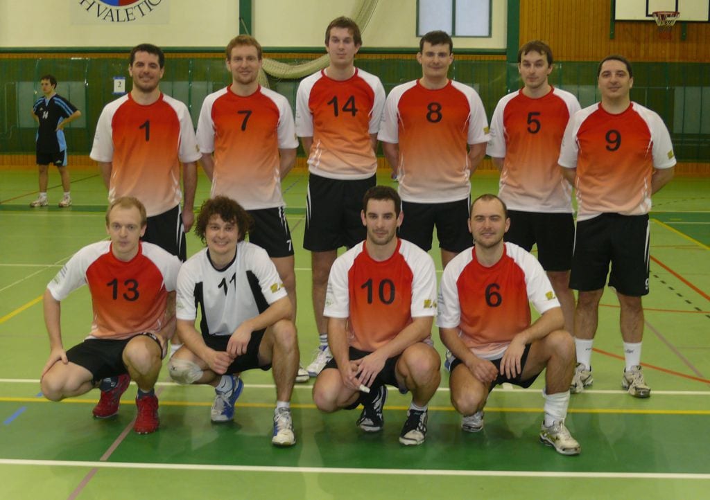 Volejbalové týmy v dresech od českého výrobce dresů a sportovního oblečení Bison Sportswear.