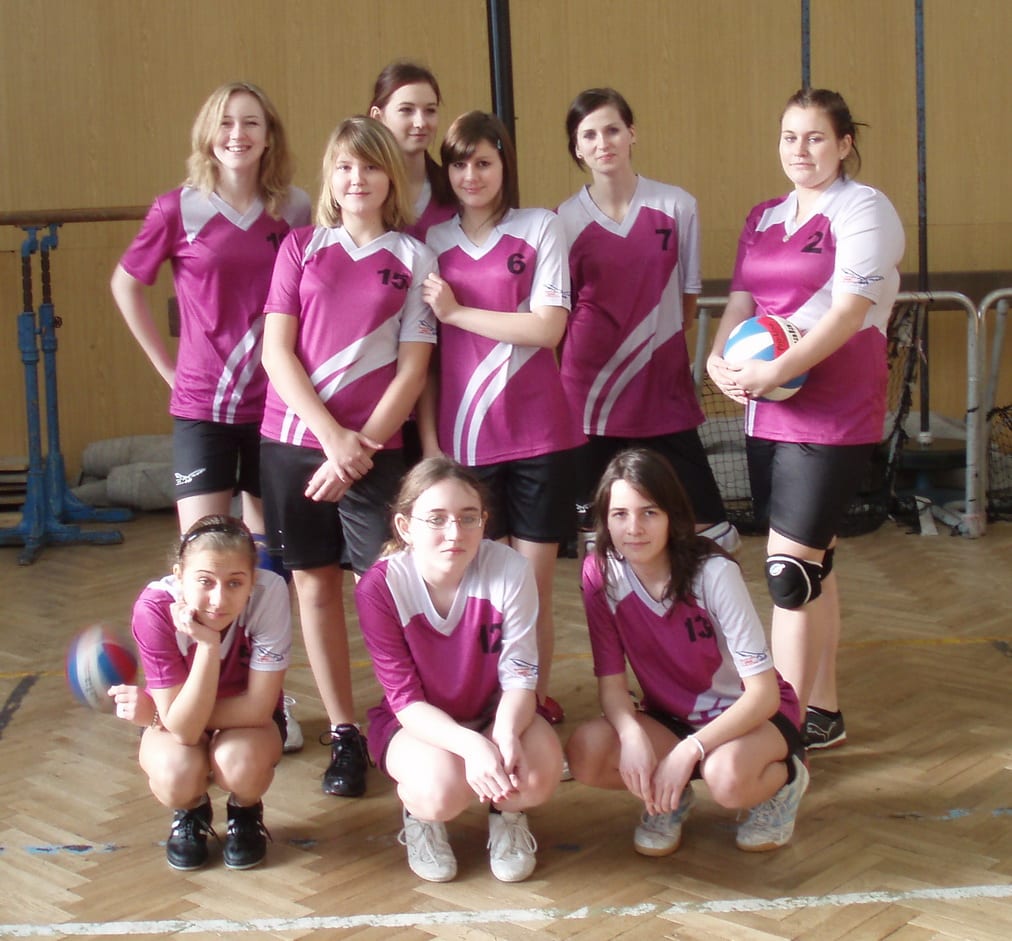 Volejbalové týmy v dresech od českého výrobce dresů a sportovního oblečení Bison Sportswear.