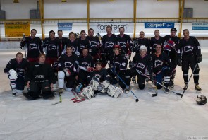 Hokejový tým v dresech Bison Sportswear