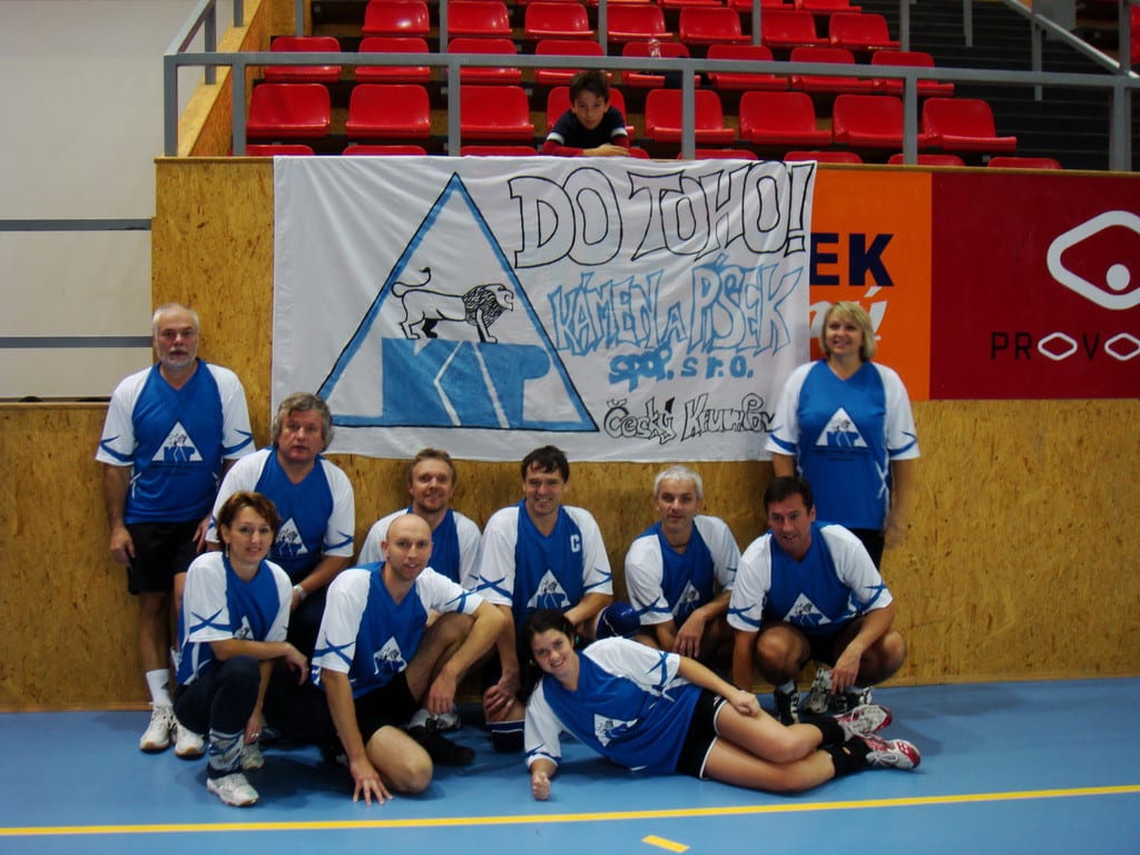 Volejbalové týmy v dresech od českého výrobce dresů a sportovního oblečení Bison Sportswear.