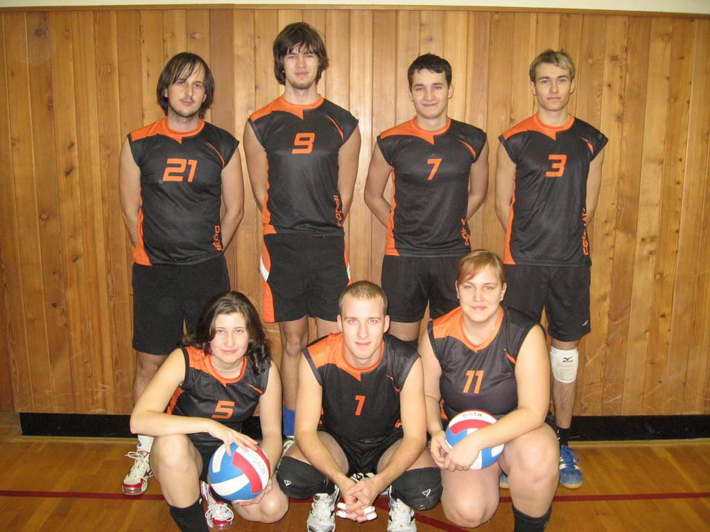 Volejbalové týmy v dresech od českého výrobce dresů a sportovního oblečení Bison Sportswear.