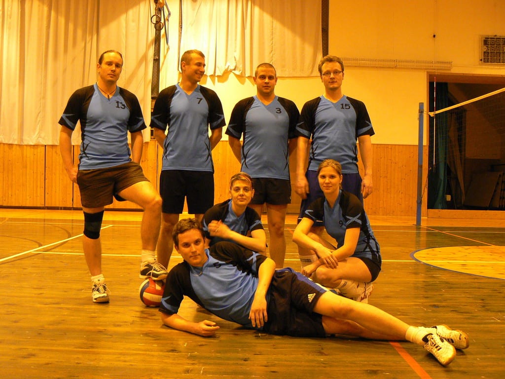 Volejbalové týmy v dresech od českého výrobce dresů a sportovního oblečení Bison Sportswear.