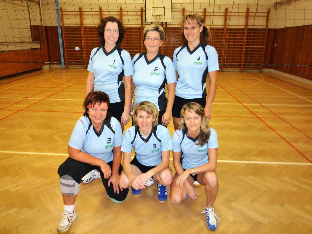 Volejbalové týmy v dresech od českého výrobce dresů a sportovního oblečení Bison Sportswear.