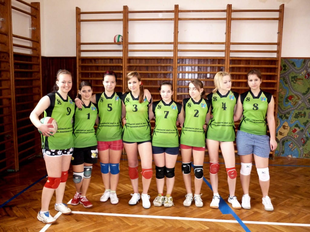 Volejbalové týmy v dresech od českého výrobce dresů a sportovního oblečení Bison Sportswear.