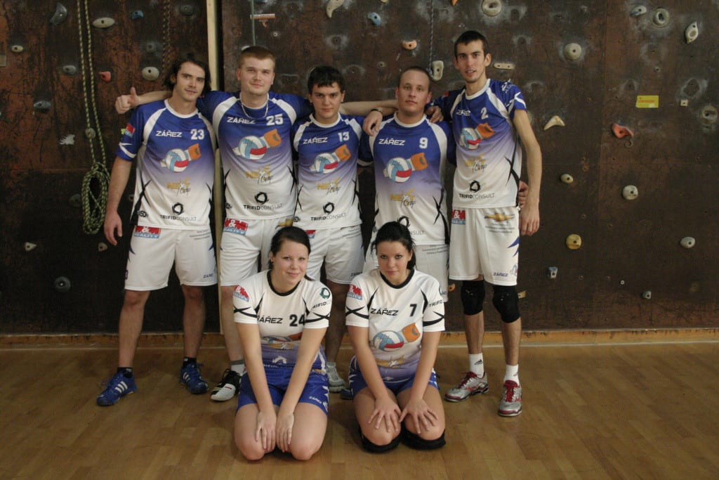 Volejbalové týmy v dresech od českého výrobce dresů a sportovního oblečení Bison Sportswear.