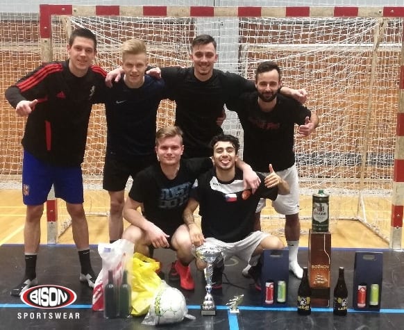 Vítězný tým futsalového turnaje podporovaného Biso Sportswear.